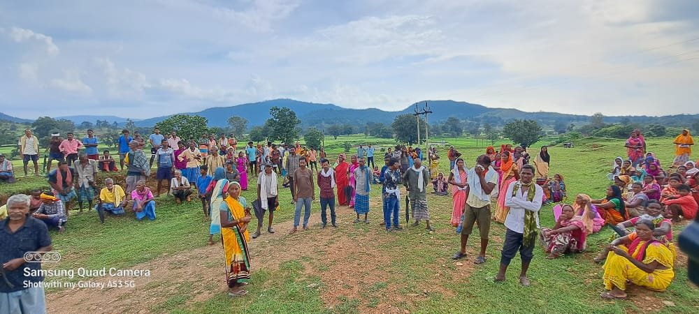 क्या किसी आदिवासी की जान जाने के बाद जागेगा प्रशासन??नेता मंत्री से लेकर प्रशासन तक सभी खामोश क्यों??क्या मिल पाएगा आदिवासियों को न्याय??
