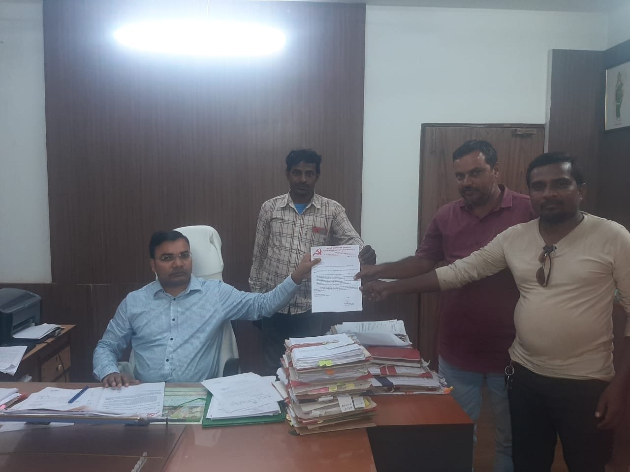 प्रशासन की नाक के नीचे शिक्षक भर्ती के नाम पर ठगी का धंधा, माकपा ने की कार्यवाही की मांग
