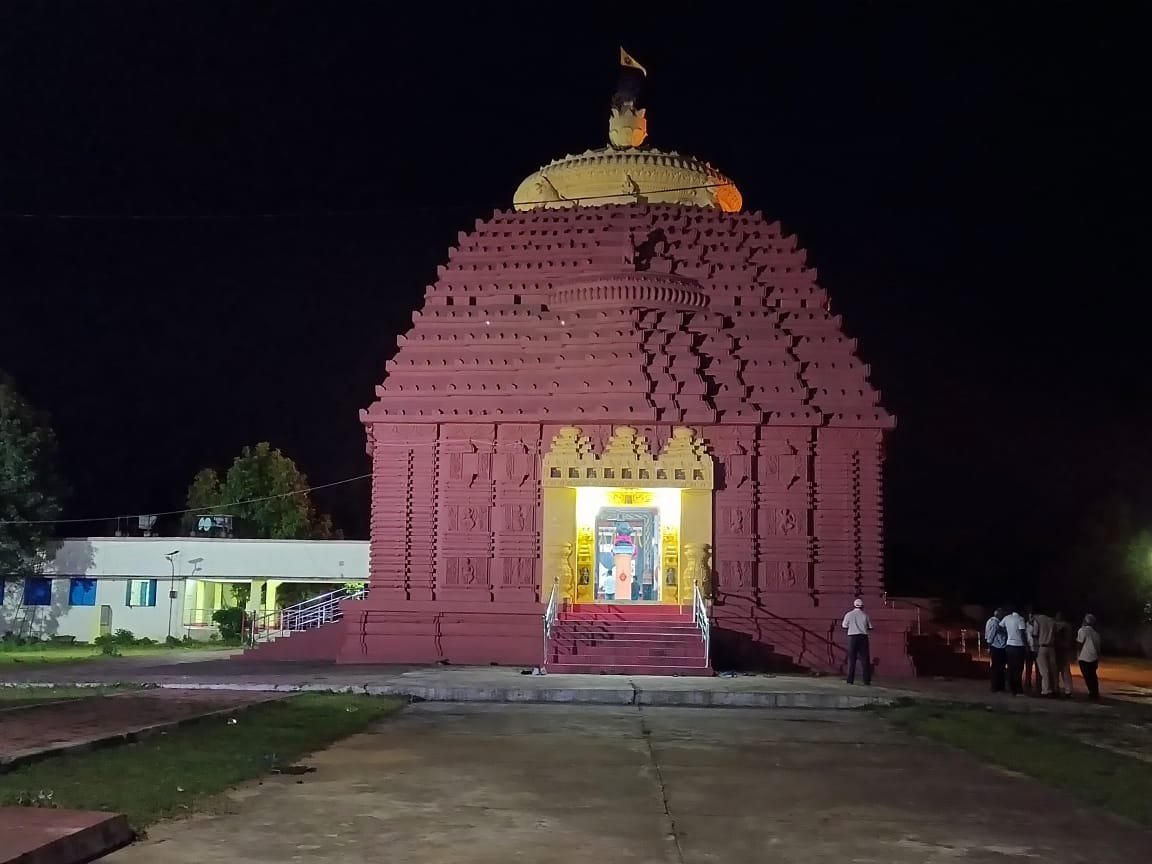 बिग ब्रेकिंग:- चिरमिरी के बहु प्रसिद्ध जगन्नाथ मंदिर में दिनदहाड़े चोरी का प्रयास, श्रद्धालुओं में भारी गुस्सा और आक्रोश